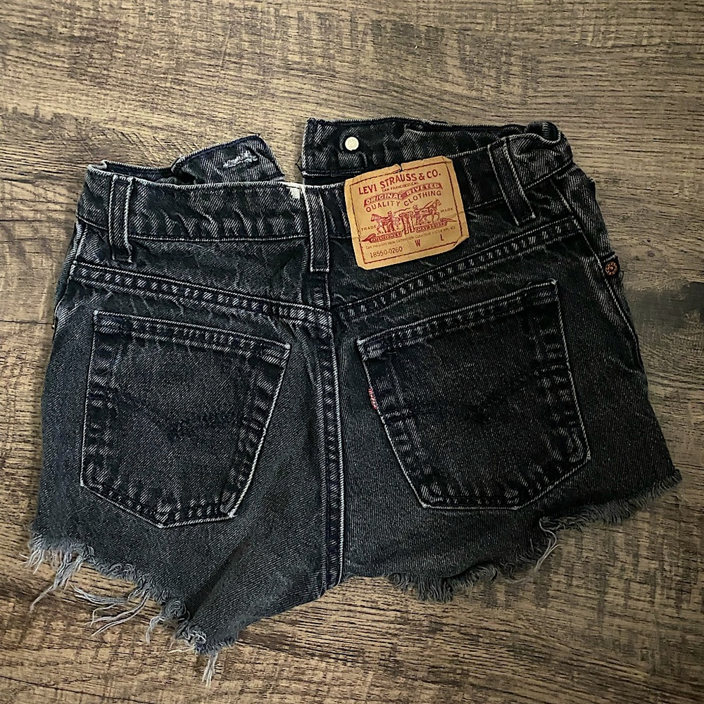 BLACK JEAN LEVI SHORTS